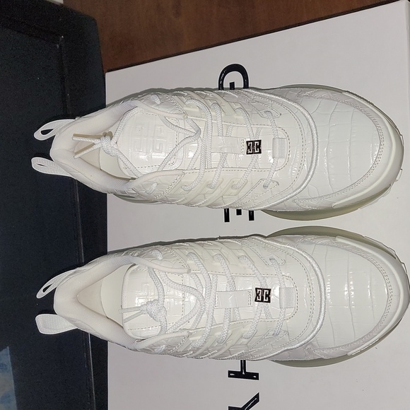 Authentic givenchy giv 1 sneakers - Picture 11 of 15